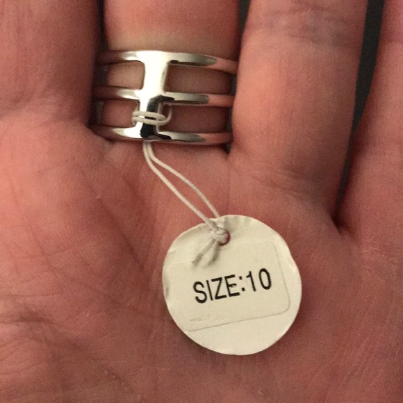 Lia Sophia silver & rhinestone ring - Picture 2 of 2